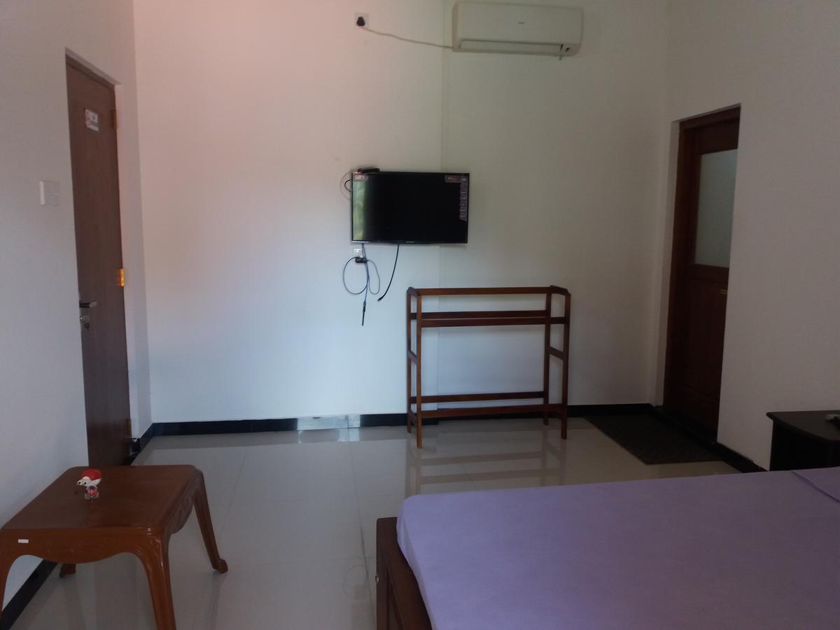 Amawin Resort Hambantota Bagian luar foto