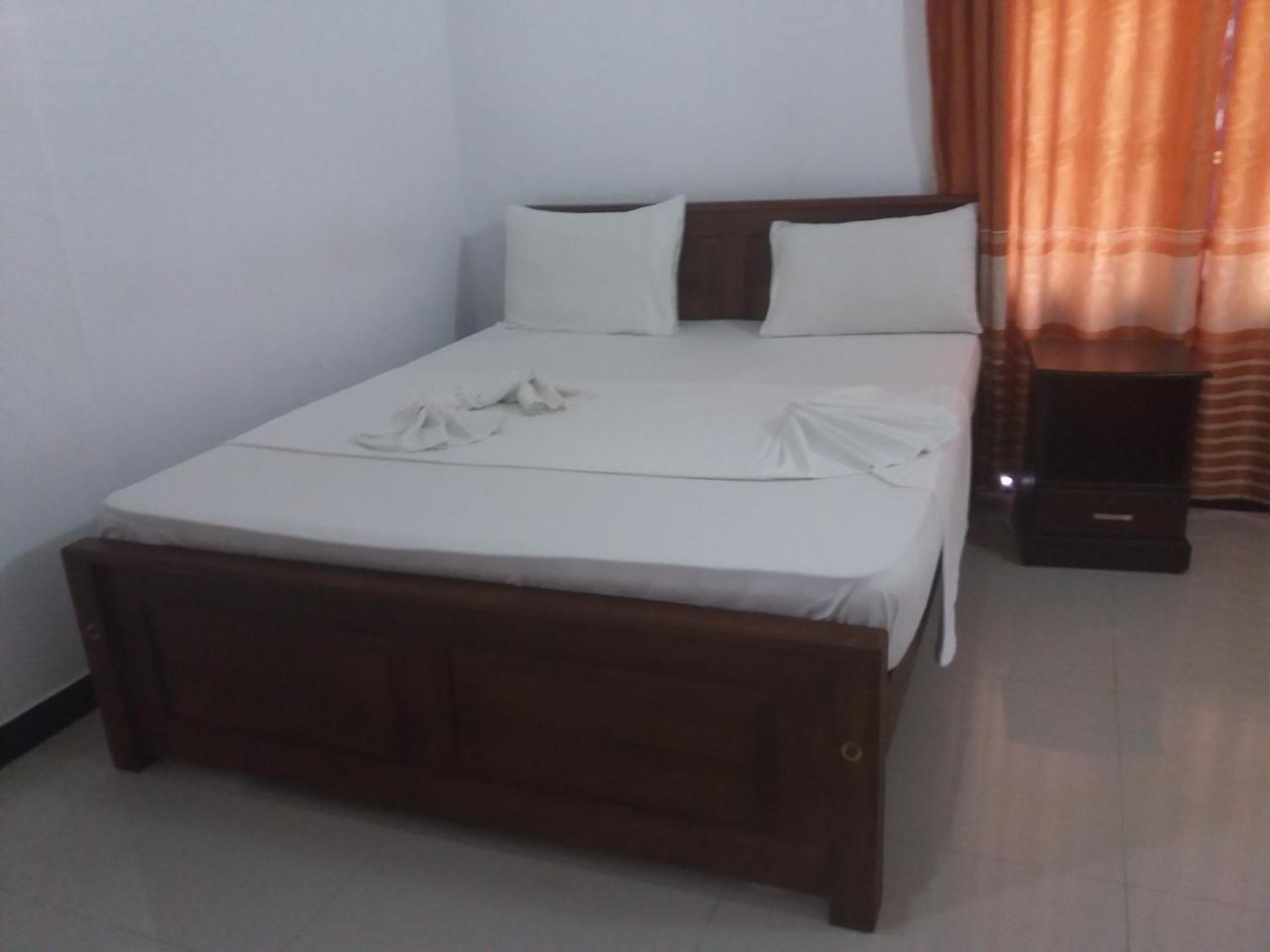 Amawin Resort Hambantota Bagian luar foto